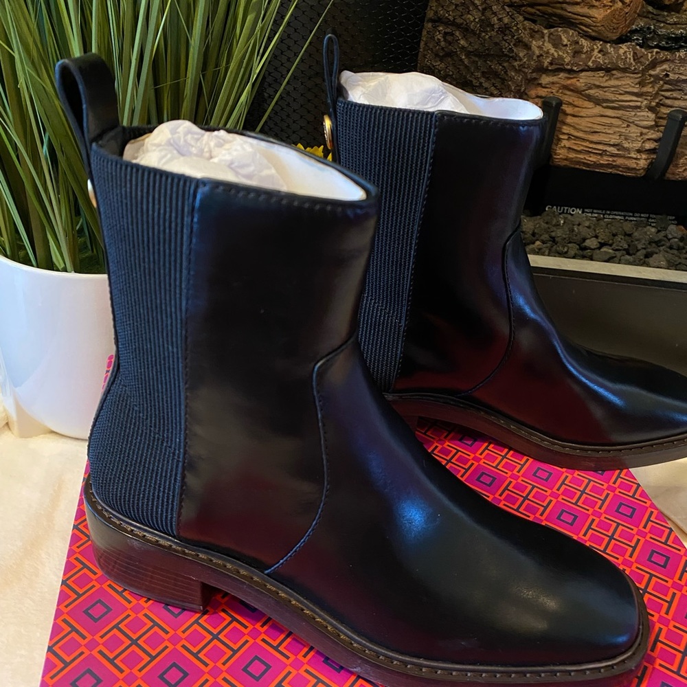 TORY BURCH CHELSEA BOOT